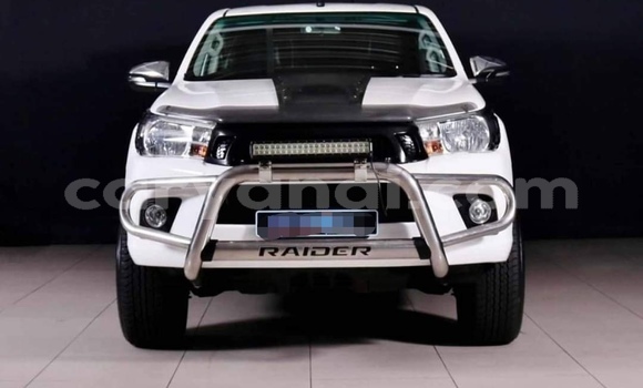Acheter Occasion Voiture Toyota Hilux Blanc à Livingstone, Zambie Acheter Occasion Voiture Toyota Hilux Blanc à Livingstone, Zambie