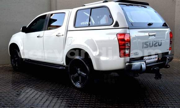 Acheter Occasion Voiture Isuzu KB Blanc à Lusaka, Zambie Acheter Occasion Voiture Isuzu KB Blanc à Lusaka, Zambie