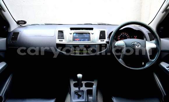 Acheter Occasion Voiture Toyota Hilux Blanc à Livingstone, Zambie Acheter Occasion Voiture Toyota Hilux Blanc à Livingstone, Zambie