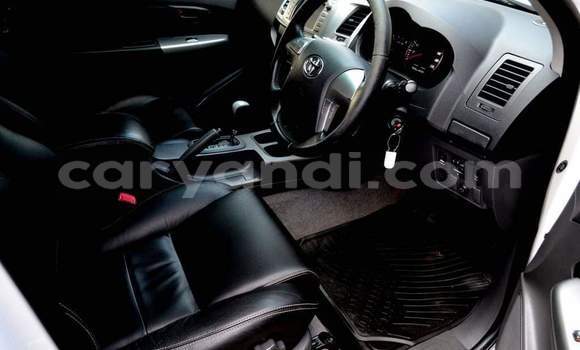 Acheter Occasion Voiture Toyota Hilux Blanc à Livingstone, Zambie Acheter Occasion Voiture Toyota Hilux Blanc à Livingstone, Zambie