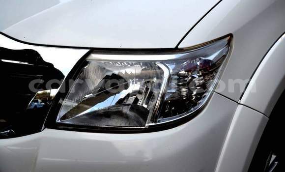 Acheter Occasion Voiture Toyota Hilux Blanc à Livingstone, Zambie Acheter Occasion Voiture Toyota Hilux Blanc à Livingstone, Zambie