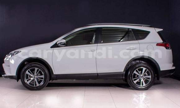 Buy Used Toyota RAV4 White Car in Livingstone in Zambia Buy Used Toyota RAV4 White Car in Livingstone in Zambia