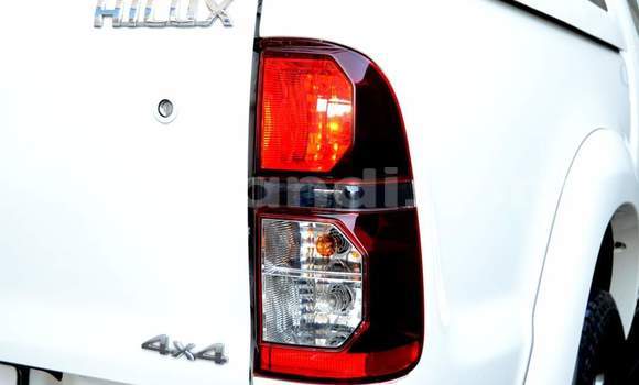Buy Used Toyota Hilux White Car in Lusaka in Zambia Buy Used Toyota Hilux White Car in Lusaka in Zambia