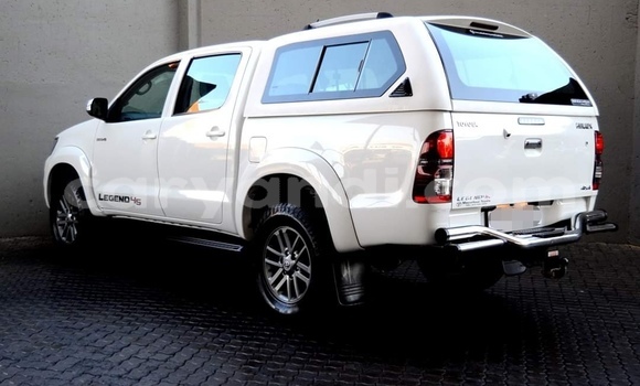 Buy Used Toyota Hilux White Car in Lusaka in Zambia Buy Used Toyota Hilux White Car in Lusaka in Zambia