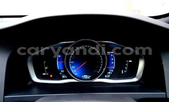 Acheter Occasion Voiture Volvo S60 Blanc à Livingstone, Zambie Acheter Occasion Voiture Volvo S60 Blanc à Livingstone, Zambie