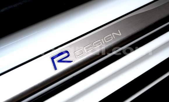 Acheter Occasion Voiture Volvo S60 Blanc à Livingstone, Zambie Acheter Occasion Voiture Volvo S60 Blanc à Livingstone, Zambie