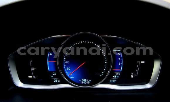 Acheter Occasion Voiture Volvo S60 Blanc à Livingstone, Zambie Acheter Occasion Voiture Volvo S60 Blanc à Livingstone, Zambie