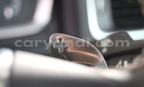 Acheter Occasion Voiture Volvo S60 Blanc à Livingstone, Zambie Acheter Occasion Voiture Volvo S60 Blanc à Livingstone, Zambie