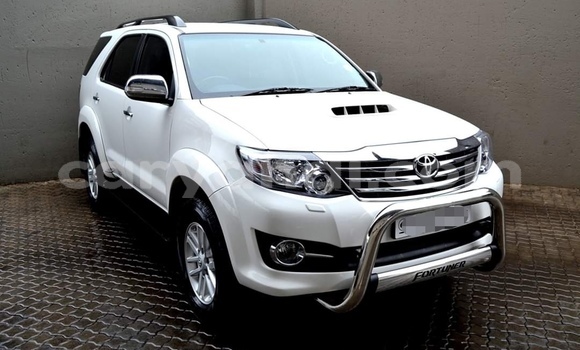 Acheter Occasion Voiture Toyota Fortuner Blanc à Livingstone, Zambie Acheter Occasion Voiture Toyota Fortuner Blanc à Livingstone, Zambie