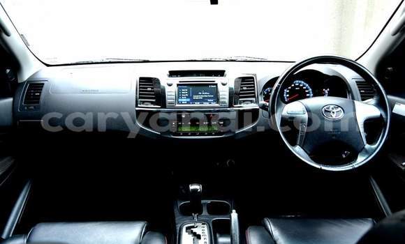 Acheter Occasion Voiture Toyota Fortuner Blanc à Livingstone, Zambie Acheter Occasion Voiture Toyota Fortuner Blanc à Livingstone, Zambie