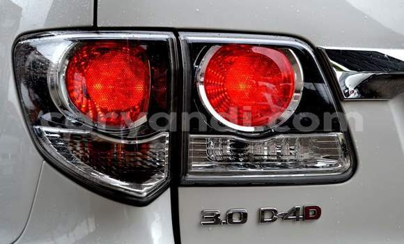 Acheter Occasion Voiture Toyota Fortuner Blanc à Livingstone, Zambie Acheter Occasion Voiture Toyota Fortuner Blanc à Livingstone, Zambie