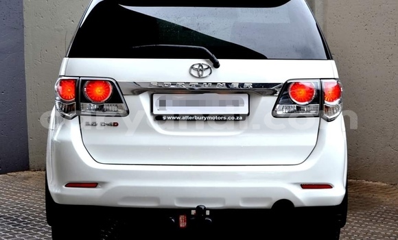 Acheter Occasion Voiture Toyota Fortuner Blanc à Livingstone, Zambie Acheter Occasion Voiture Toyota Fortuner Blanc à Livingstone, Zambie