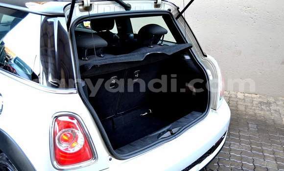Acheter Occasion Voiture MINI Cooper Gris à Livingstone, Zambie Acheter Occasion Voiture MINI Cooper Gris à Livingstone, Zambie