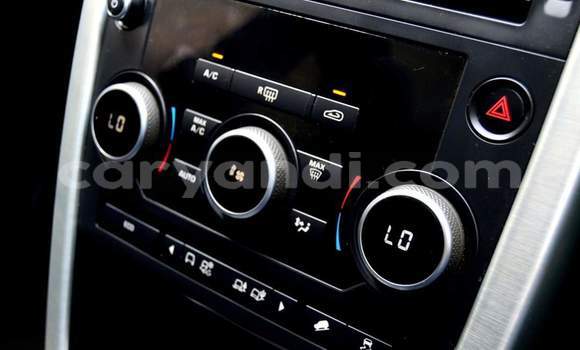 Acheter Occasion Voiture Land Rover Discovery Sport Blanc à Livingstone, Zambie Acheter Occasion Voiture Land Rover Discovery Sport Blanc à Livingstone, Zambie