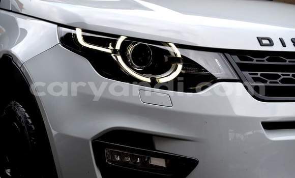 Acheter Occasion Voiture Land Rover Discovery Sport Blanc à Livingstone, Zambie Acheter Occasion Voiture Land Rover Discovery Sport Blanc à Livingstone, Zambie