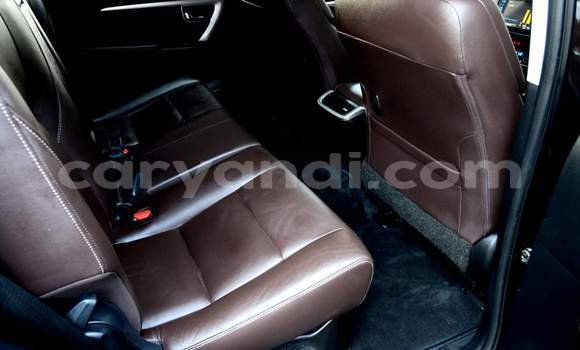 Acheter Occasion Voiture Toyota Fortuner Marron à Livingstone, Zambie Acheter Occasion Voiture Toyota Fortuner Marron à Livingstone, Zambie
