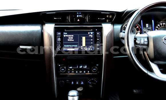 Acheter Occasion Voiture Toyota Fortuner Marron à Livingstone, Zambie Acheter Occasion Voiture Toyota Fortuner Marron à Livingstone, Zambie