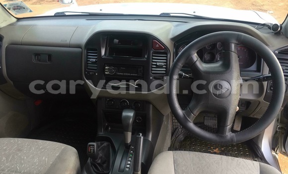 Acheter Occasion Voiture Mitsubishi Pajero Gris à Lusaka, Zambie Acheter Occasion Voiture Mitsubishi Pajero Gris à Lusaka, Zambie