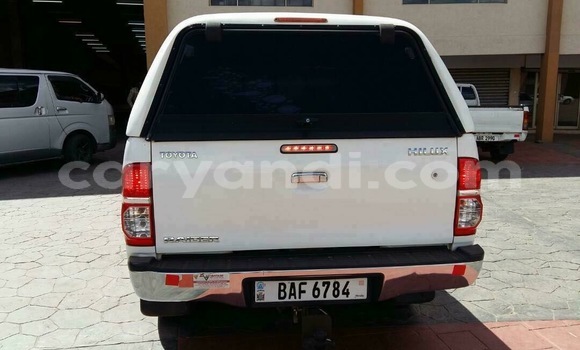 Acheter Occasion Voiture Toyota Hilux Blanc à Lusaka, Zambie Acheter Occasion Voiture Toyota Hilux Blanc à Lusaka, Zambie