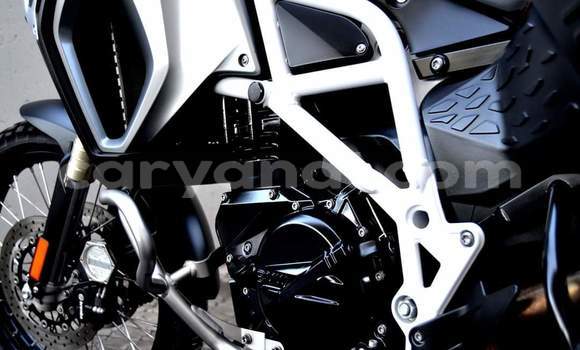 Acheter Occasion Moto BMW GS Rouge à Livingstone, Zambie Acheter Occasion Moto BMW GS Rouge à Livingstone, Zambie