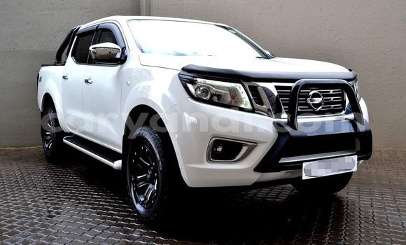 Acheter Occasion Voiture Nissan Navara Blanc à Livingstone, Zambie Acheter Occasion Voiture Nissan Navara Blanc à Livingstone, Zambie
