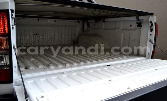 Acheter Occasion Voiture Nissan Navara Blanc à Livingstone, Zambie Acheter Occasion Voiture Nissan Navara Blanc à Livingstone, Zambie