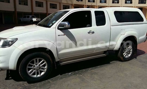 Acheter Occasion Voiture Toyota Hilux Blanc à Lusaka, Zambie Acheter Occasion Voiture Toyota Hilux Blanc à Lusaka, Zambie
