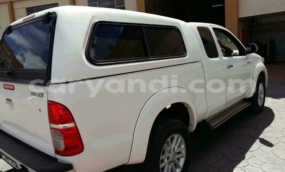 Acheter Occasion Voiture Toyota Hilux Blanc à Lusaka, Zambie Acheter Occasion Voiture Toyota Hilux Blanc à Lusaka, Zambie