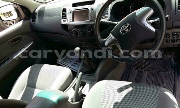 Acheter Occasion Voiture Toyota Hilux Blanc à Lusaka, Zambie Acheter Occasion Voiture Toyota Hilux Blanc à Lusaka, Zambie