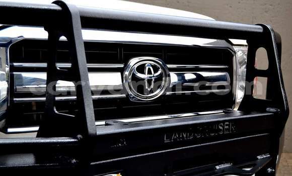 Acheter Occasion Voiture Toyota Land Cruiser Gris à Livingstone, Zambie Acheter Occasion Voiture Toyota Land Cruiser Gris à Livingstone, Zambie
