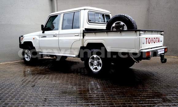 Acheter Occasion Voiture Toyota Land Cruiser Gris à Livingstone, Zambie Acheter Occasion Voiture Toyota Land Cruiser Gris à Livingstone, Zambie