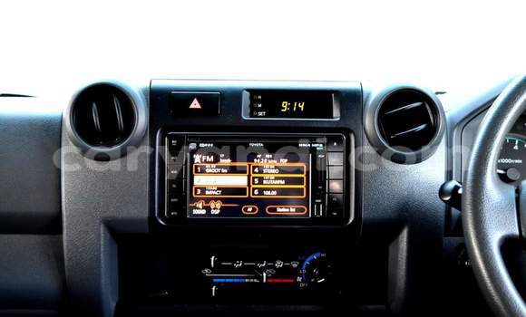 Acheter Occasion Voiture Toyota Land Cruiser Gris à Livingstone, Zambie Acheter Occasion Voiture Toyota Land Cruiser Gris à Livingstone, Zambie