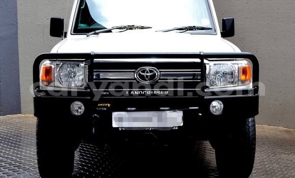 Acheter Occasion Voiture Toyota Land Cruiser Gris à Livingstone, Zambie Acheter Occasion Voiture Toyota Land Cruiser Gris à Livingstone, Zambie