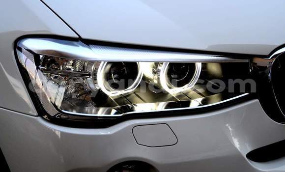 Acheter Occasion Voiture BMW X3 Blanc à Livingstone, Zambie Acheter Occasion Voiture BMW X3 Blanc à Livingstone, Zambie