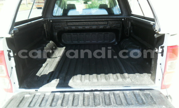 Nunua Ilio tumika Ford Ranger Nyeupe Gari ndani ya Lusaka nchini Zambia Nunua Ilio tumika Ford Ranger Nyeupe Gari ndani ya Lusaka nchini Zambia