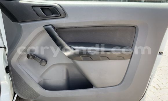 Nunua Ilio tumika Ford Ranger Nyeupe Gari ndani ya Lusaka nchini Zambia Nunua Ilio tumika Ford Ranger Nyeupe Gari ndani ya Lusaka nchini Zambia
