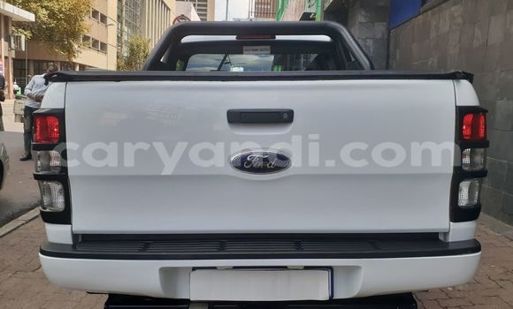 Nunua Ilio tumika Ford Ranger Nyeupe Gari ndani ya Lusaka nchini Zambia Nunua Ilio tumika Ford Ranger Nyeupe Gari ndani ya Lusaka nchini Zambia