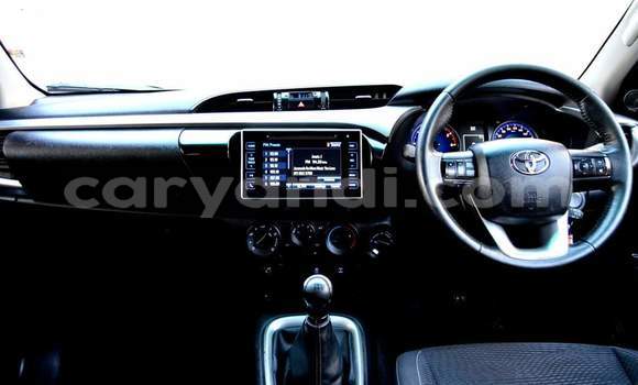 Acheter Occasion Voiture Toyota Hilux Blanc à Lusaka, Zambie Acheter Occasion Voiture Toyota Hilux Blanc à Lusaka, Zambie