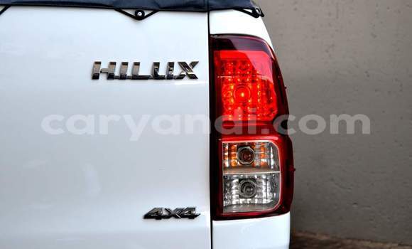 Acheter Occasion Voiture Toyota Hilux Blanc à Lusaka, Zambie Acheter Occasion Voiture Toyota Hilux Blanc à Lusaka, Zambie