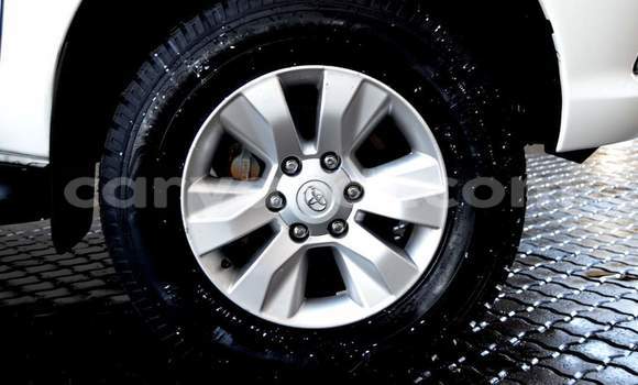 Acheter Occasion Voiture Toyota Hilux Blanc à Lusaka, Zambie Acheter Occasion Voiture Toyota Hilux Blanc à Lusaka, Zambie