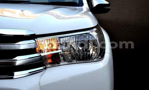 Acheter Occasion Voiture Toyota Hilux Blanc à Lusaka, Zambie Acheter Occasion Voiture Toyota Hilux Blanc à Lusaka, Zambie