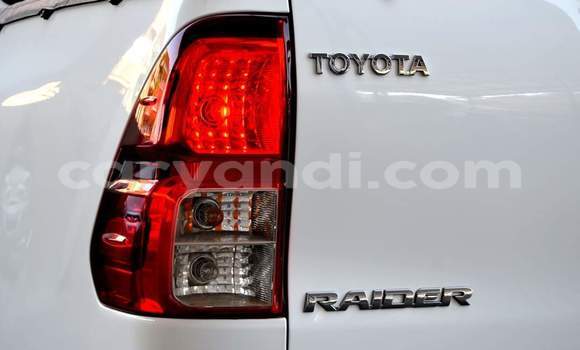 Acheter Occasion Voiture Toyota Hilux Blanc à Lusaka, Zambie Acheter Occasion Voiture Toyota Hilux Blanc à Lusaka, Zambie