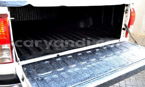 Acheter Occasion Voiture Toyota Hilux Blanc à Lusaka, Zambie Acheter Occasion Voiture Toyota Hilux Blanc à Lusaka, Zambie