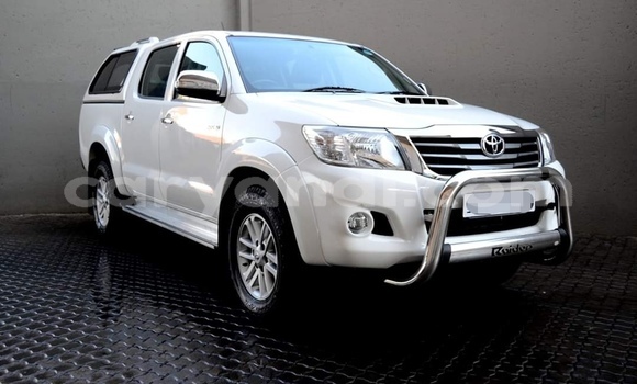 Acheter Occasion Voiture Toyota Hilux Blanc à Lusaka, Zambie Acheter Occasion Voiture Toyota Hilux Blanc à Lusaka, Zambie