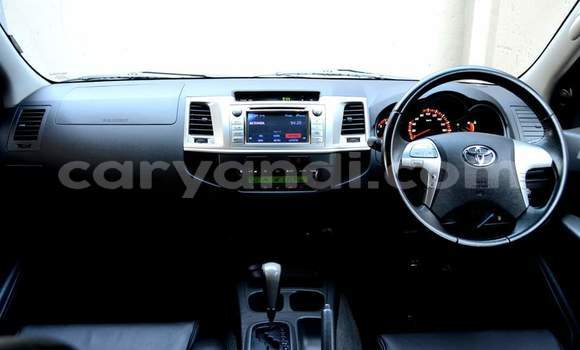 Acheter Occasion Voiture Toyota Hilux Blanc à Lusaka, Zambie Acheter Occasion Voiture Toyota Hilux Blanc à Lusaka, Zambie