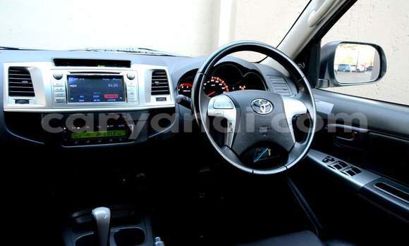 Acheter Occasion Voiture Toyota Hilux Blanc à Lusaka, Zambie Acheter Occasion Voiture Toyota Hilux Blanc à Lusaka, Zambie