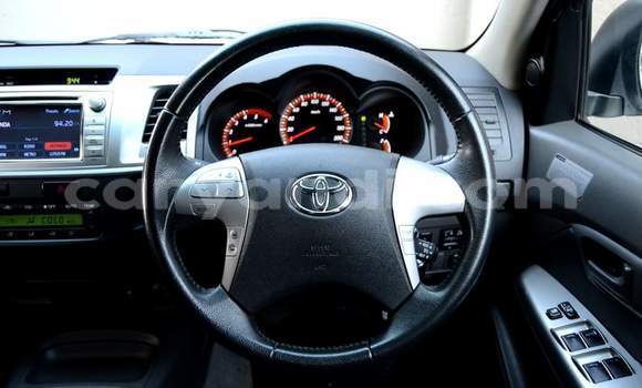 Acheter Occasion Voiture Toyota Hilux Blanc à Lusaka, Zambie Acheter Occasion Voiture Toyota Hilux Blanc à Lusaka, Zambie
