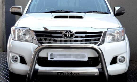 Acheter Occasion Voiture Toyota Hilux Blanc à Lusaka, Zambie Acheter Occasion Voiture Toyota Hilux Blanc à Lusaka, Zambie