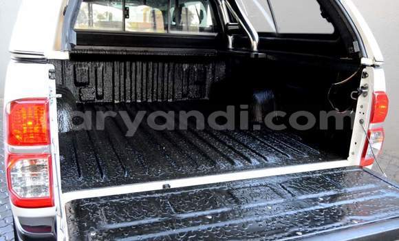 Acheter Occasion Voiture Toyota Hilux Blanc à Lusaka, Zambie Acheter Occasion Voiture Toyota Hilux Blanc à Lusaka, Zambie