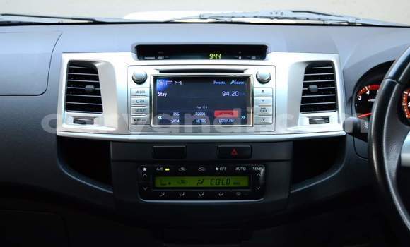 Acheter Occasion Voiture Toyota Hilux Blanc à Lusaka, Zambie Acheter Occasion Voiture Toyota Hilux Blanc à Lusaka, Zambie